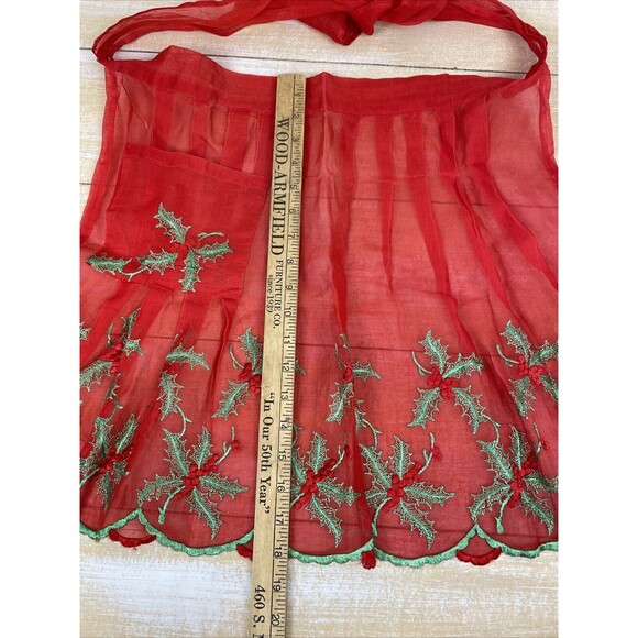 VTG 1960s Christmas Apron Sheer Red Organza Green / Red Embroidered Holly Pocket - Picture 6 of 8